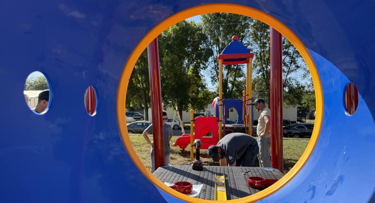 Hills playground install